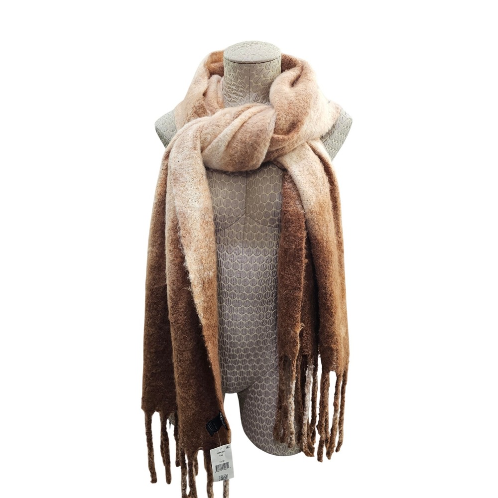 Steve Madden Scarf Wrap Womens Fall Tan Brown Ombre Fringed Fuzzy Oversized new